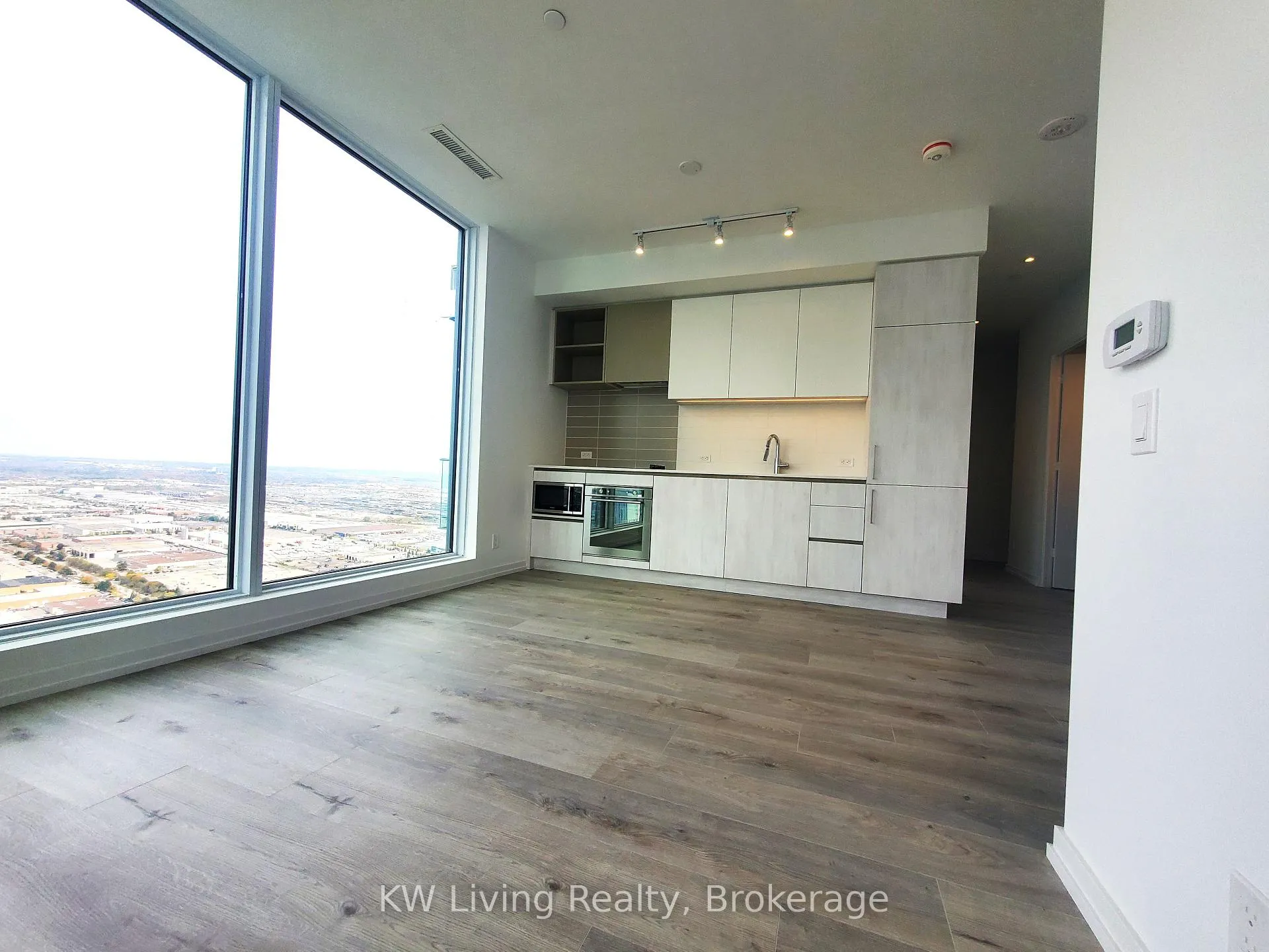 Photo 12 of Unit PH06, 7890 Jane Street, Vaughan, Vaughan Corporate Centre — HOMEH