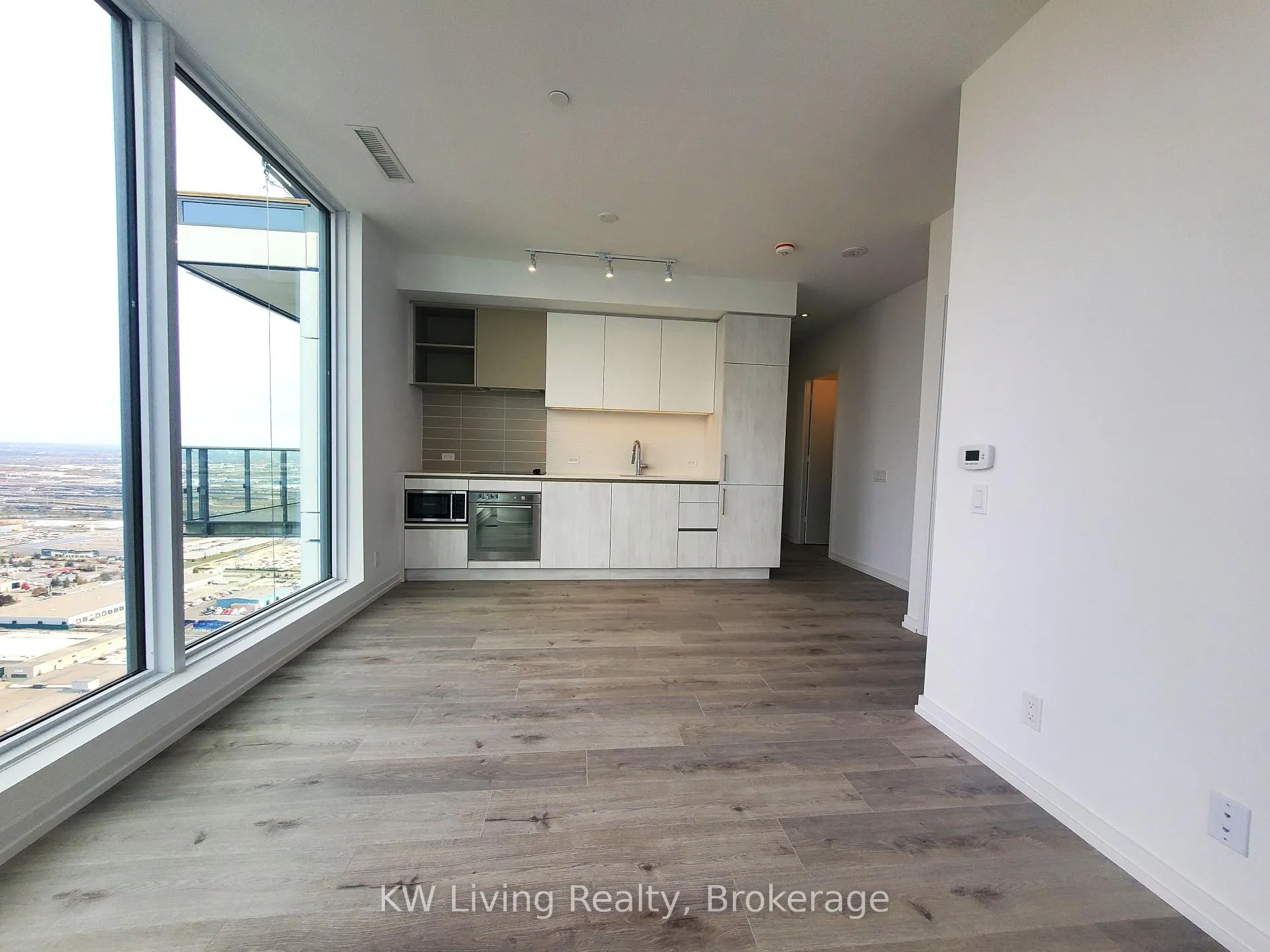 Photo 13 of Unit PH06, 7890 Jane Street, Vaughan, Vaughan Corporate Centre — HOMEH