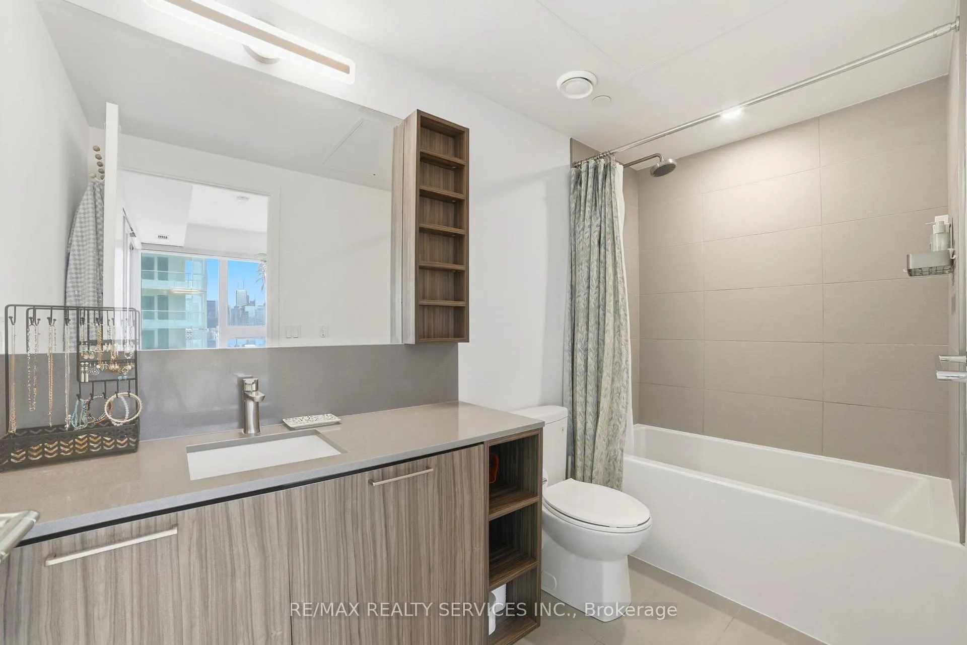 Photo 14 of Unit 2121, 19 Western Battery Road, Toronto, Niagara — HOMEH