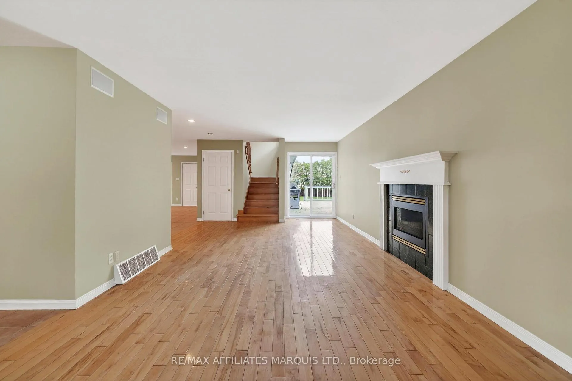 Photo 11 of 315 Eleventh Street E, Cornwall — HOMEH