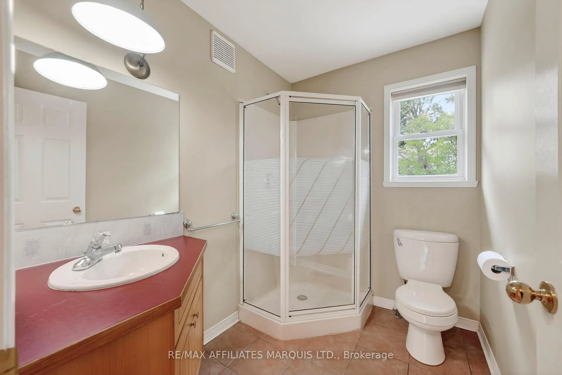 Photo 20 of 315 Eleventh Street E, Cornwall — HOMEH