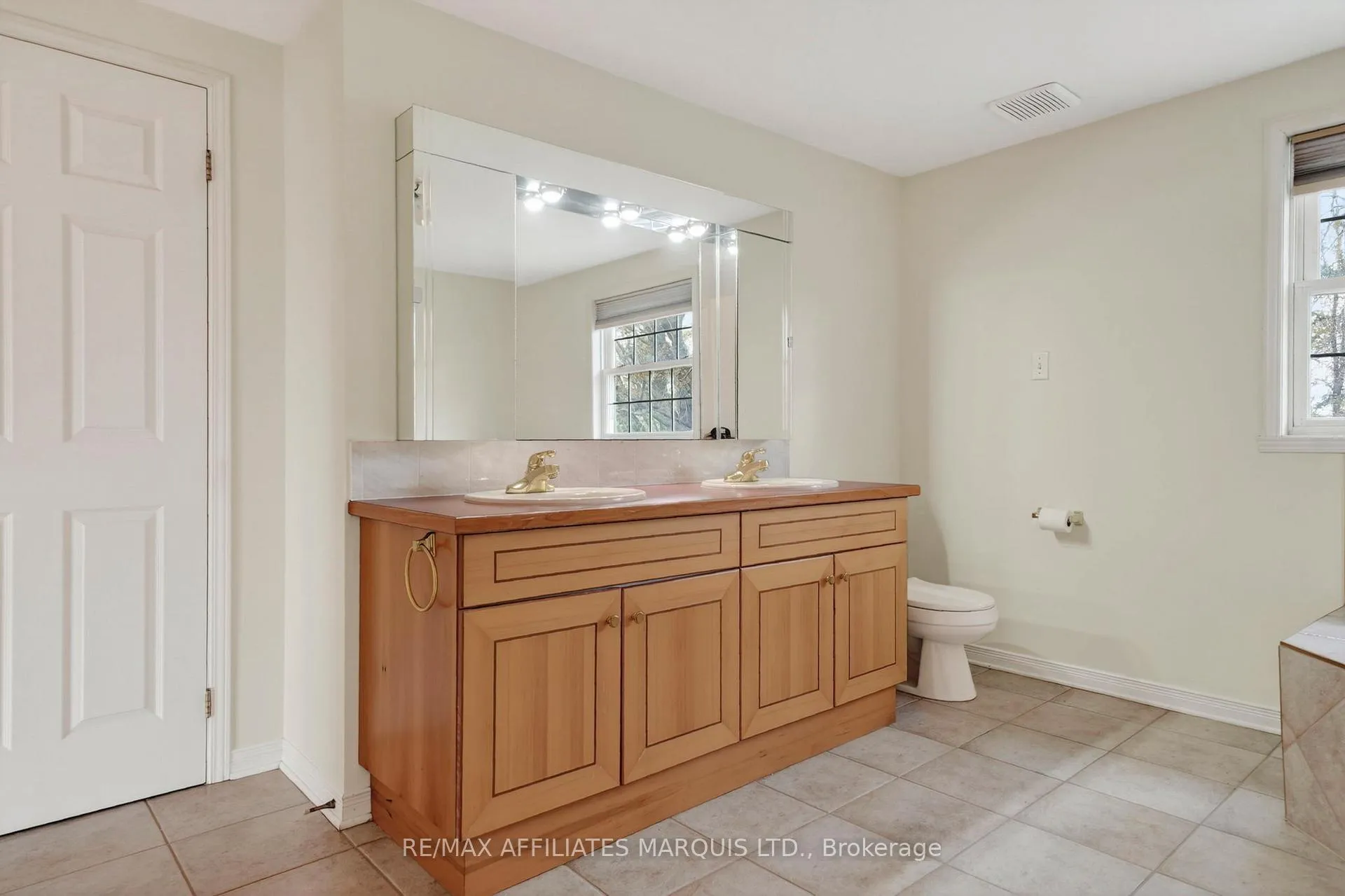 Photo 28 of 315 Eleventh Street E, Cornwall — HOMEH