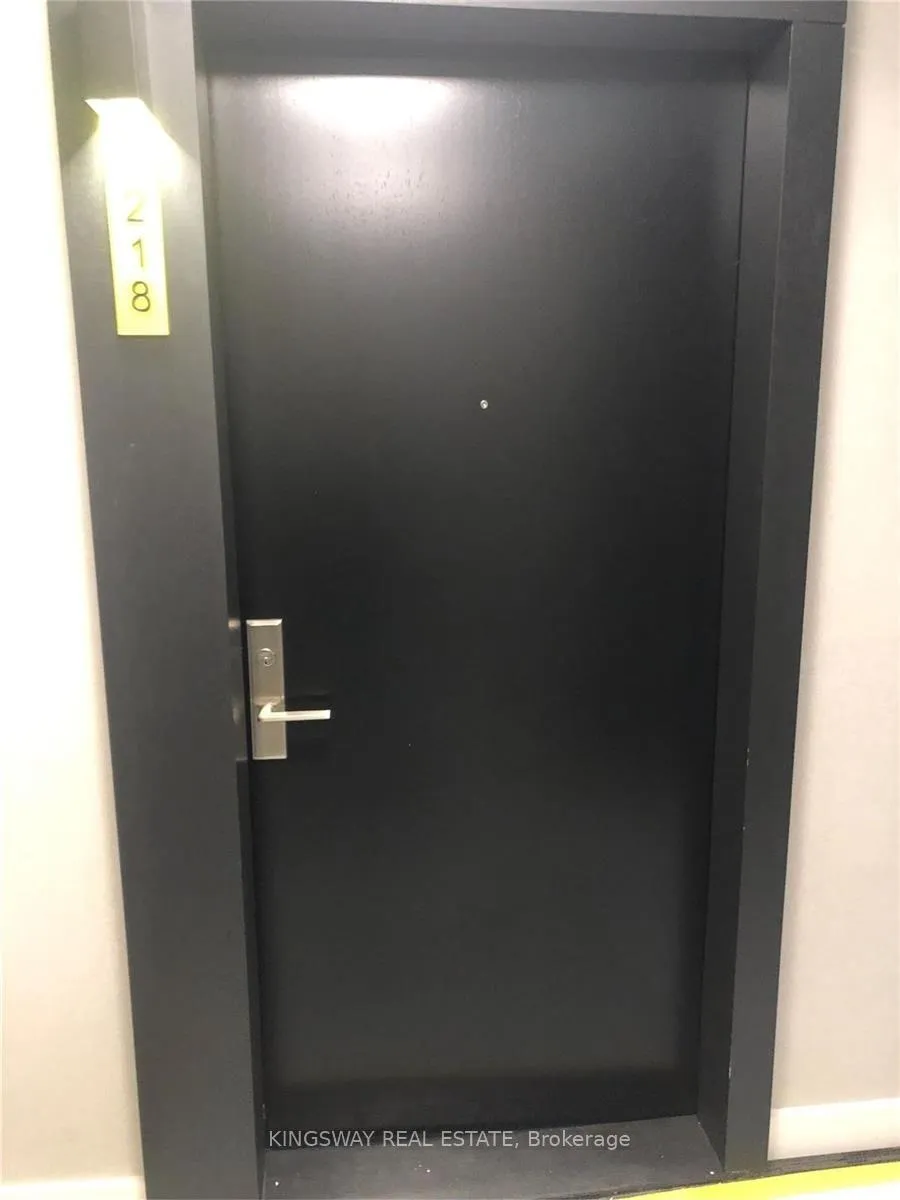 Photo 3 of Unit 1218, 18 Front Street E, Toronto, Church-Yonge Corridor — HOMEH