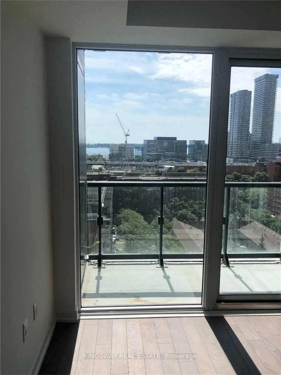 Photo 5 of Unit 1218, 18 Front Street E, Toronto, Church-Yonge Corridor — HOMEH