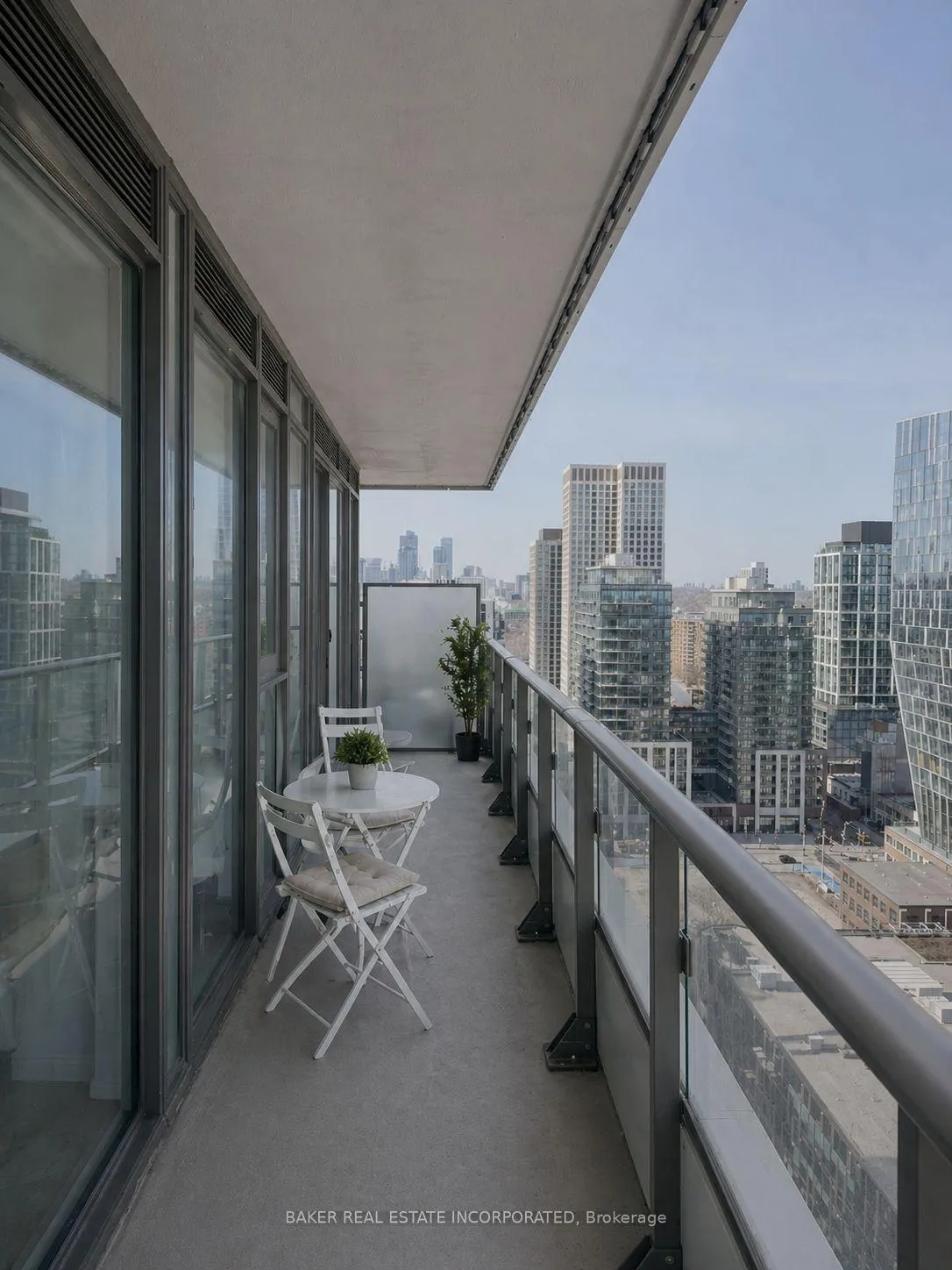 Photo 4 of Unit 2102, 70 Princess Street, Toronto, Moss Park — HOMEH