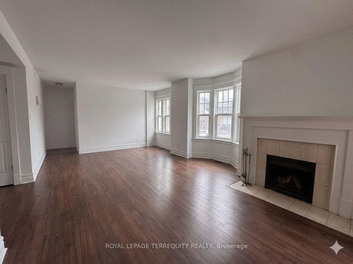 Photo 3 of Unit Unit 2, 8 Webster Avenue, Toronto, The Annex — HOMEH