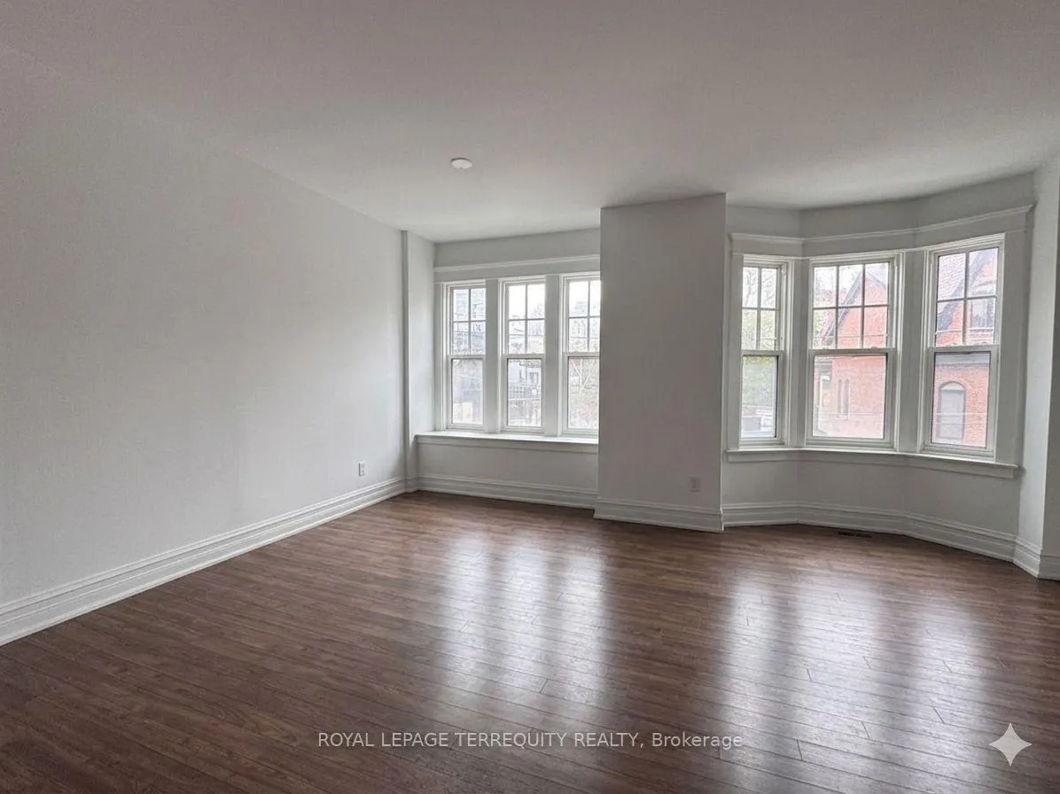 Photo 4 of Unit Unit 2, 8 Webster Avenue, Toronto, The Annex — HOMEH