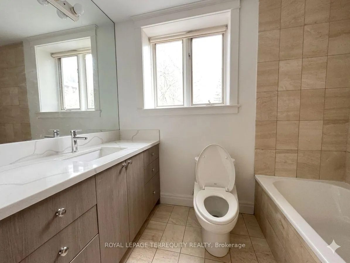 Photo 15 of Unit Unit 2, 8 Webster Avenue, Toronto, The Annex — HOMEH