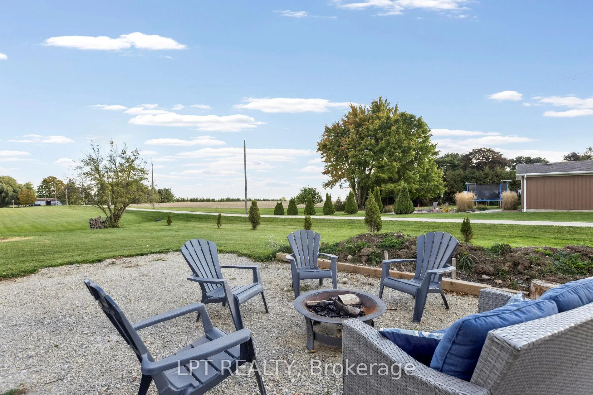 Photo 45 of 7429 Sideroad 20 Side Road, Mapleton, Rural Mapleton — HOMEH