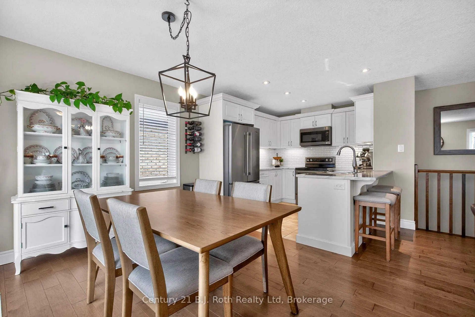 Photo 10 of 24 Hunter Avenue, Tay, Victoria Harbour — HOMEH