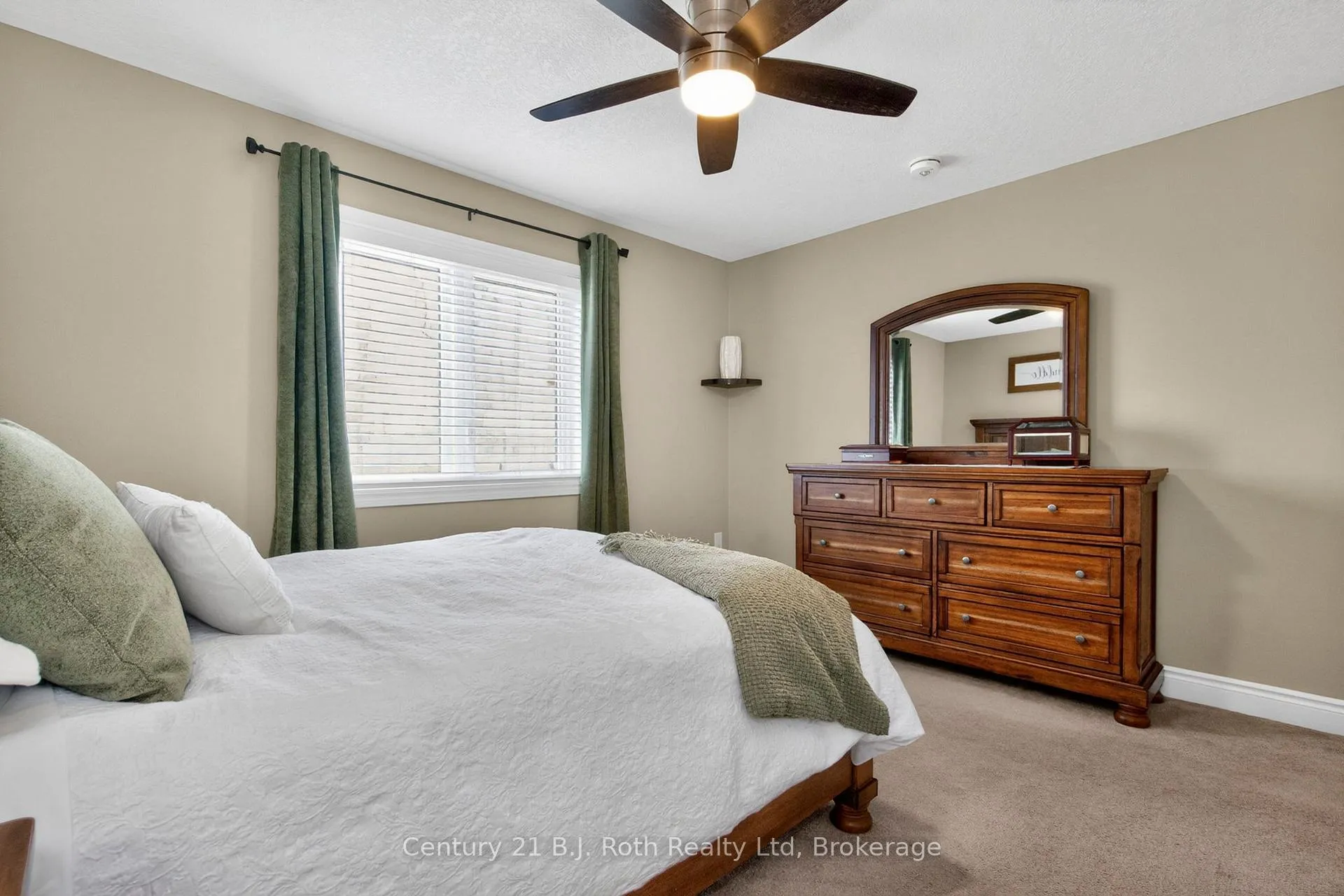 Photo 13 of 24 Hunter Avenue, Tay, Victoria Harbour — HOMEH