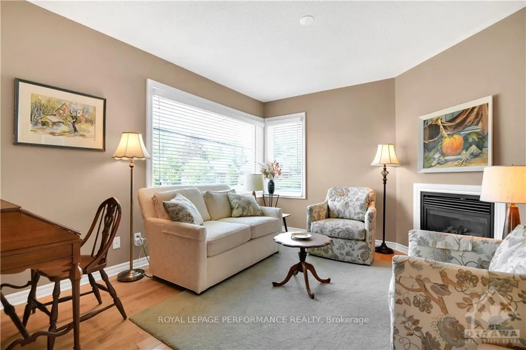 Photo 5 of 1707 Edge Hill Place, Ottawa, Ridgemont — HOMEH