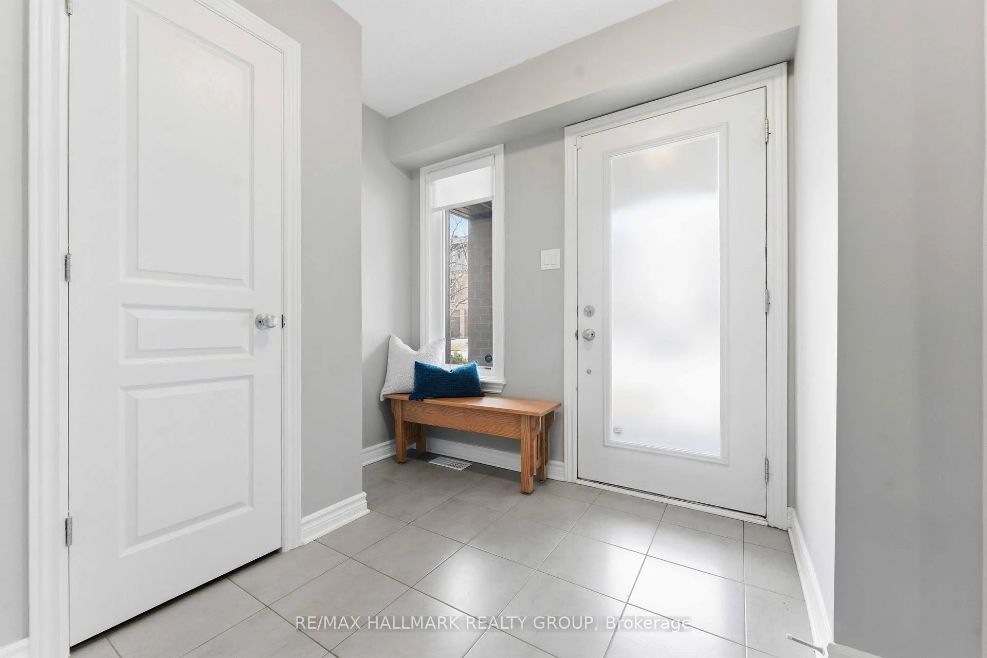 Photo 3 of 107 Wild Senna Way, Ottawa, Barrhaven - Longfields — HOMEH