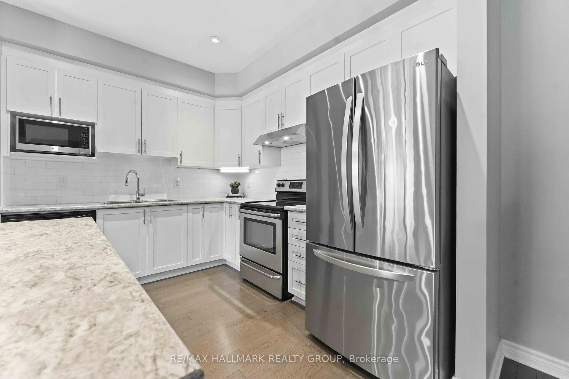 Photo 16 of 107 Wild Senna Way, Ottawa, Barrhaven - Longfields — HOMEH
