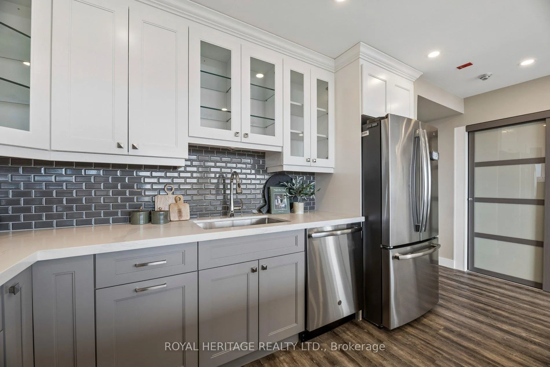 Photo 9 of Unit 1209, 711 Rossland Road E, Whitby, Pringle Creek — HOMEH