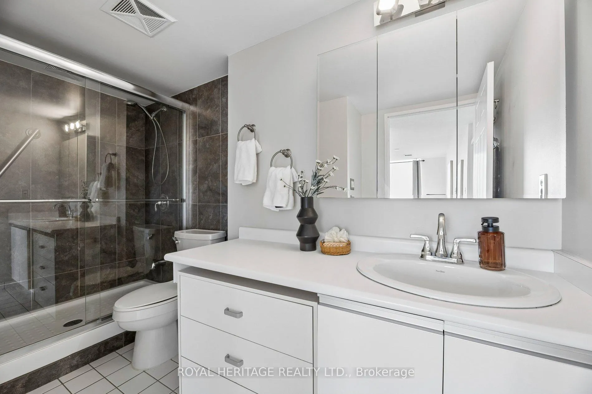 Photo 21 of Unit 1209, 711 Rossland Road E, Whitby, Pringle Creek — HOMEH