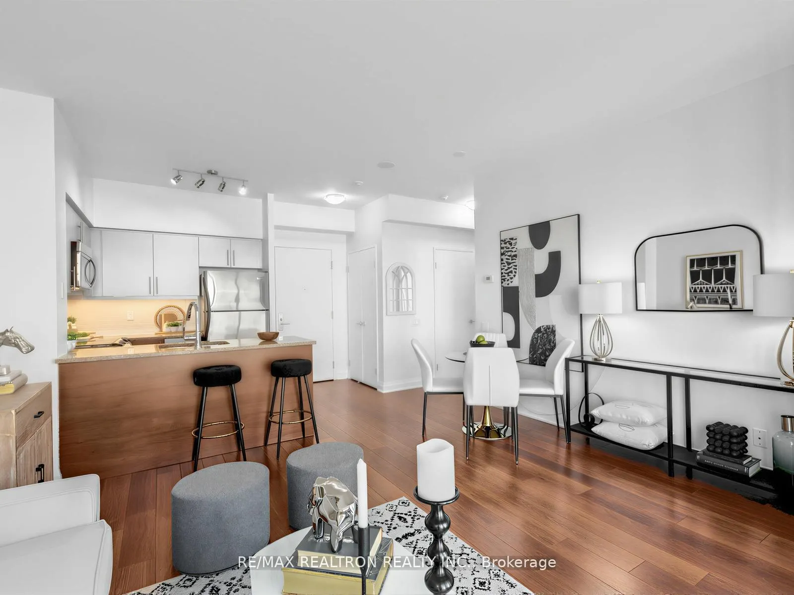 Photo 13 of Unit 1101, 83 Redpath Avenue, Toronto, Mount Pleasant West — HOMEH