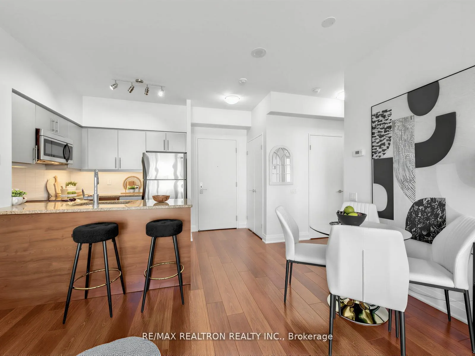 Photo 14 of Unit 1101, 83 Redpath Avenue, Toronto, Mount Pleasant West — HOMEH