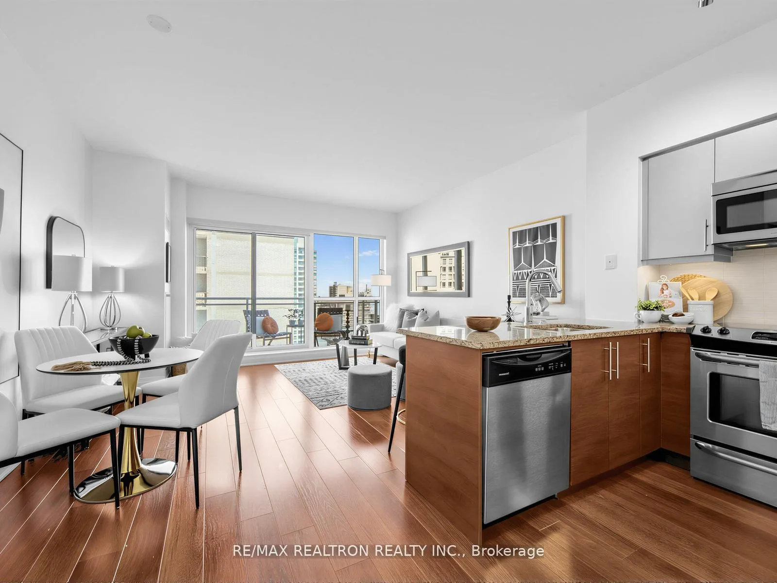 Photo 18 of Unit 1101, 83 Redpath Avenue, Toronto, Mount Pleasant West — HOMEH