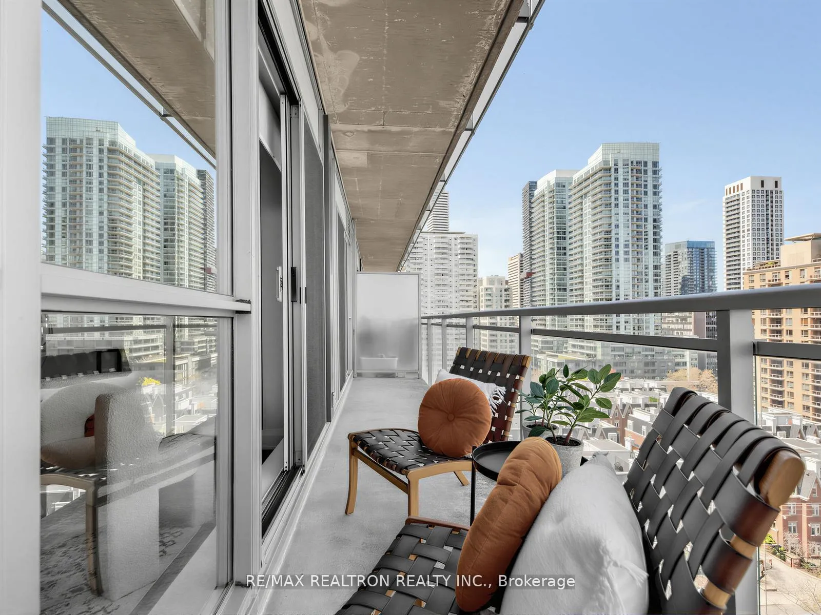 Photo 22 of Unit 1101, 83 Redpath Avenue, Toronto, Mount Pleasant West — HOMEH