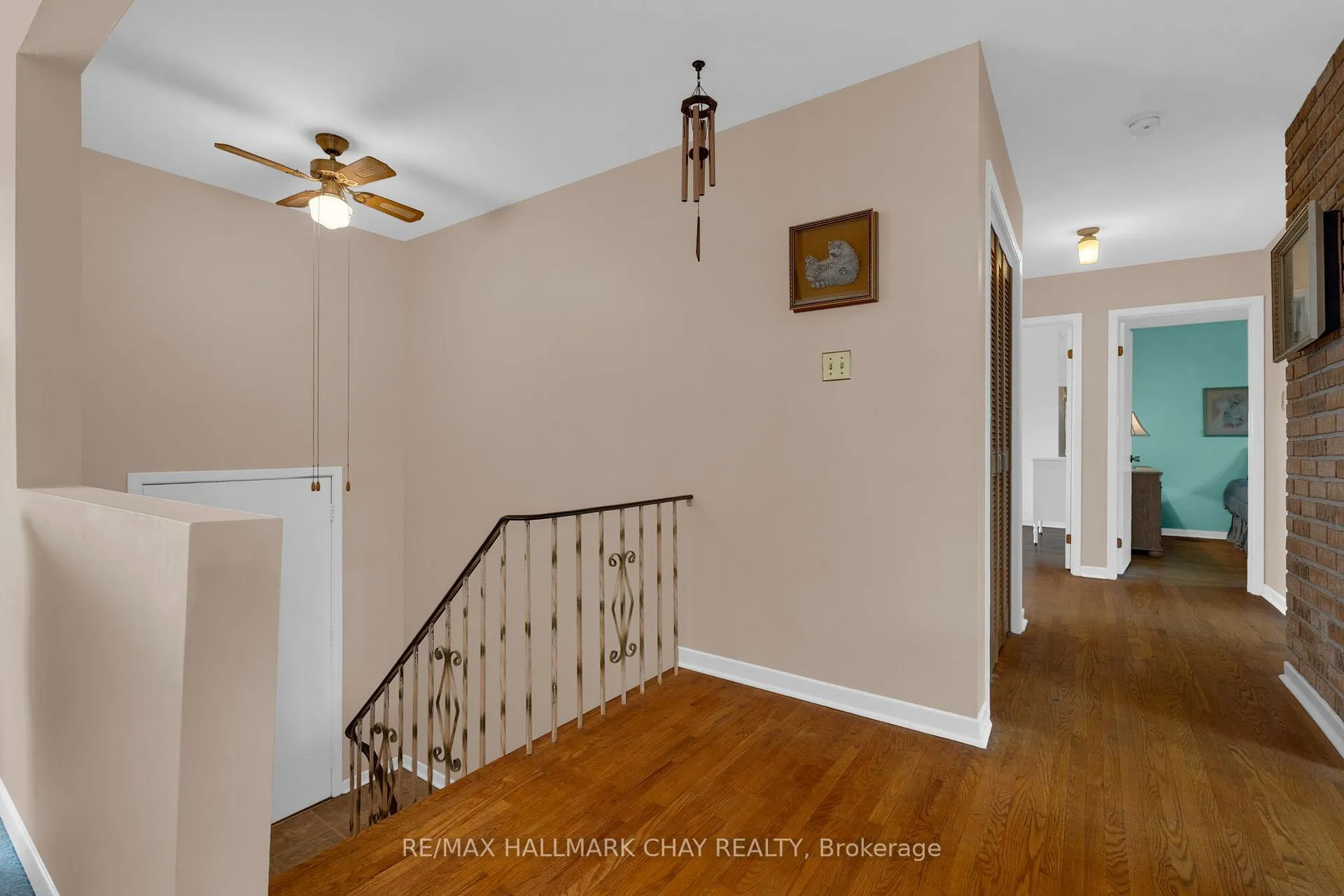 Photo 4 of 33 Davies Crescent, Barrie, Grove East — HOMEH