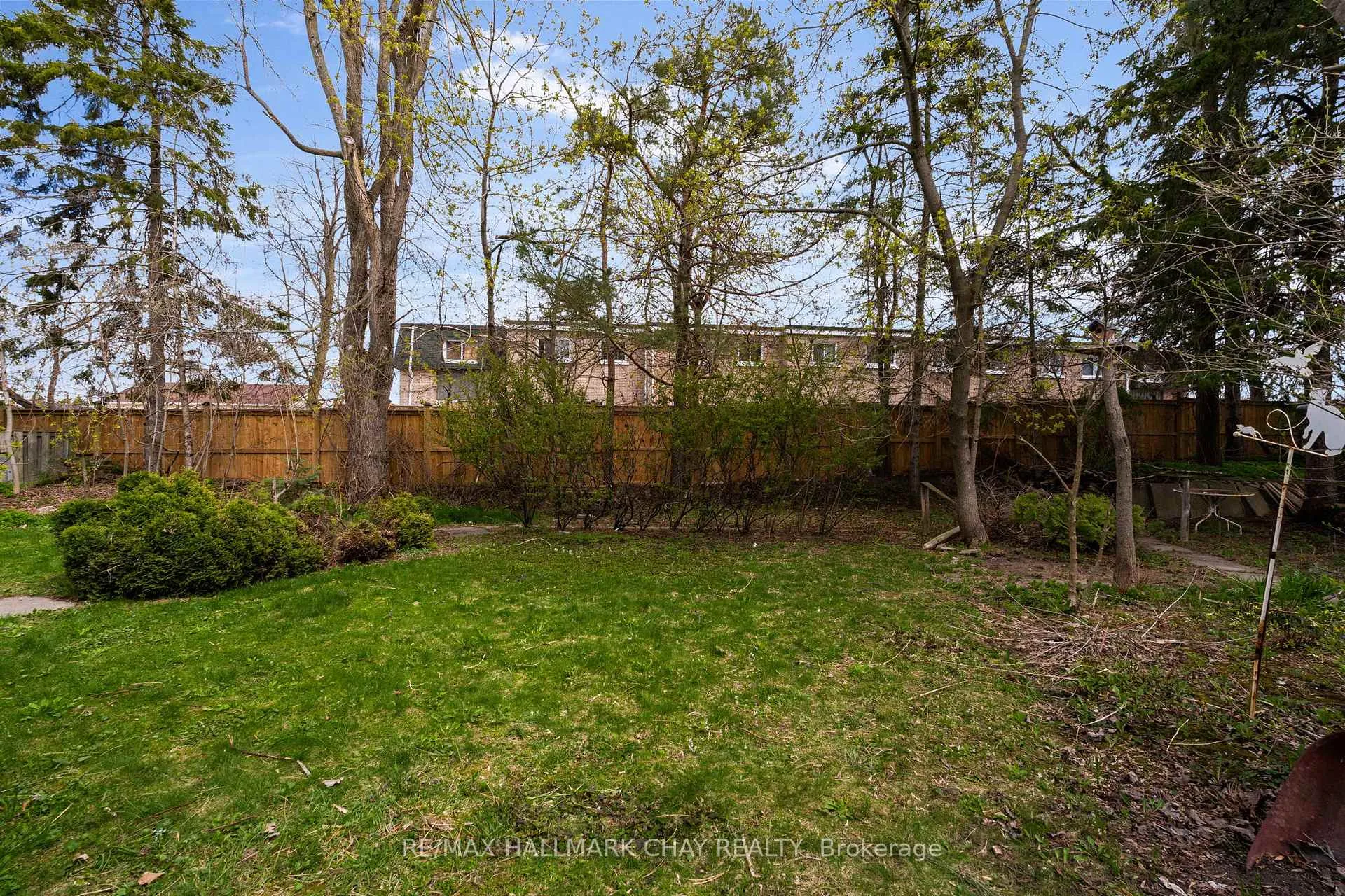 Photo 28 of 33 Davies Crescent, Barrie, Grove East — HOMEH