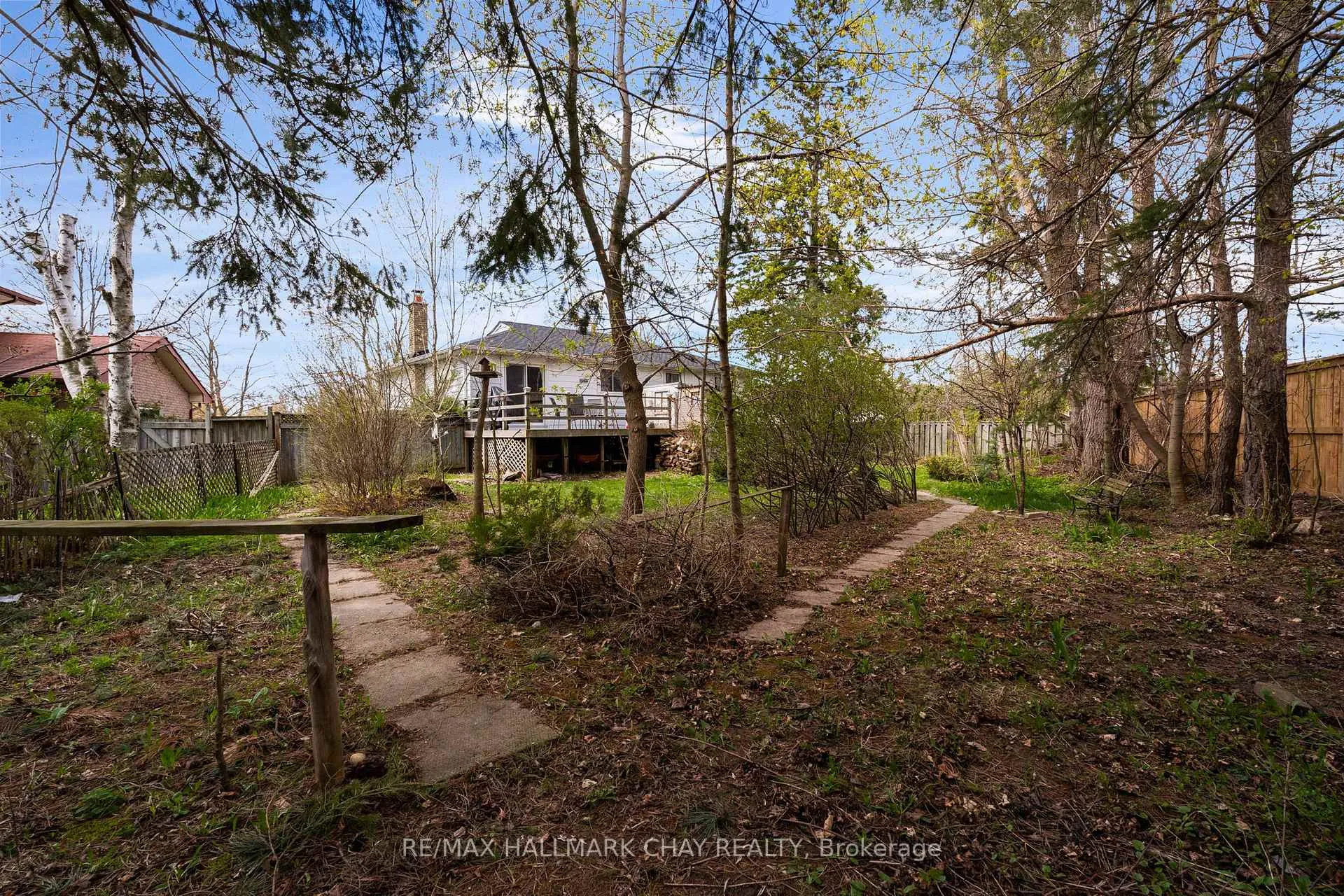 Photo 30 of 33 Davies Crescent, Barrie, Grove East — HOMEH