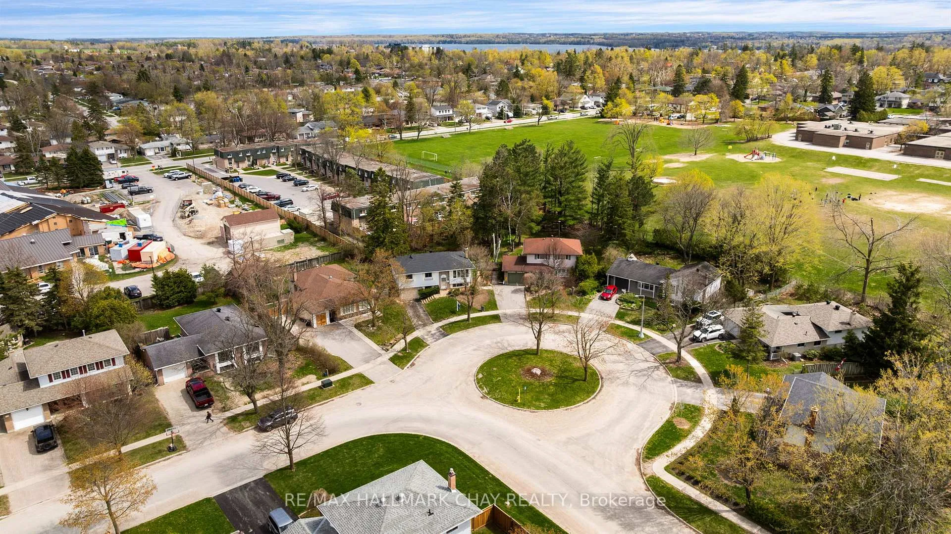 Photo 34 of 33 Davies Crescent, Barrie, Grove East — HOMEH