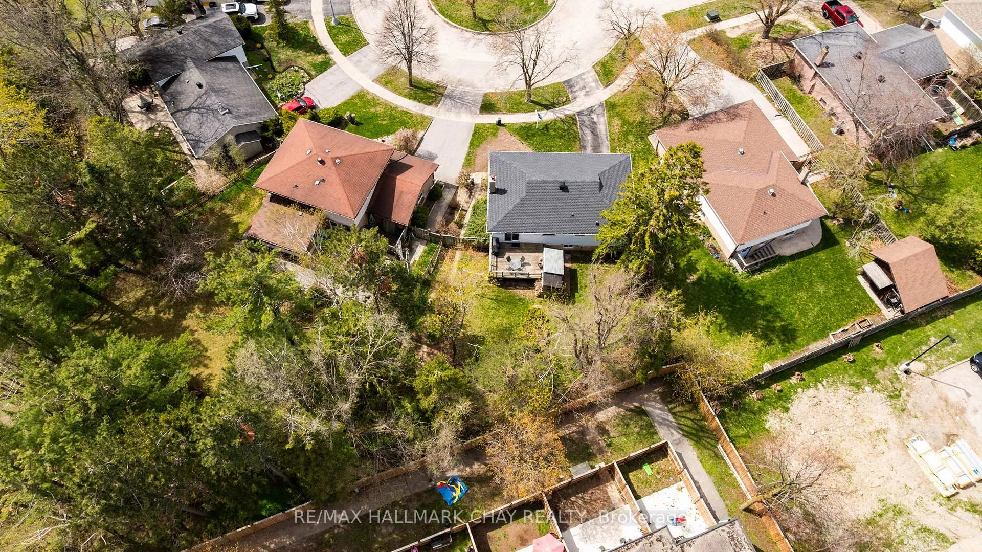 Photo 35 of 33 Davies Crescent, Barrie, Grove East — HOMEH