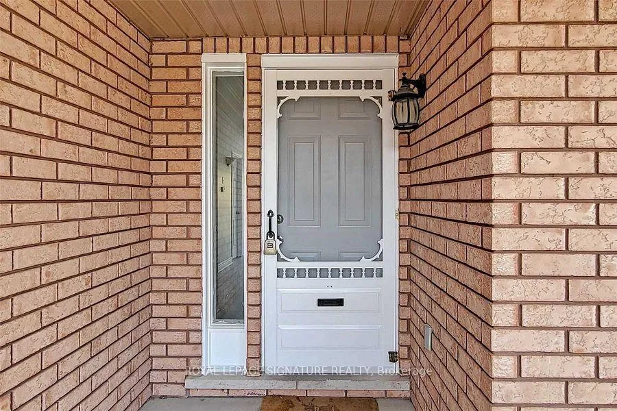 Photo 2 of 9 Sydenham Wells, Barrie, 400 East — HOMEH
