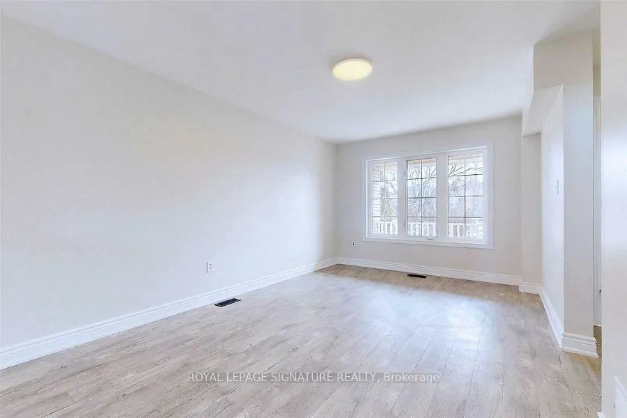 Photo 3 of 9 Sydenham Wells, Barrie, 400 East — HOMEH