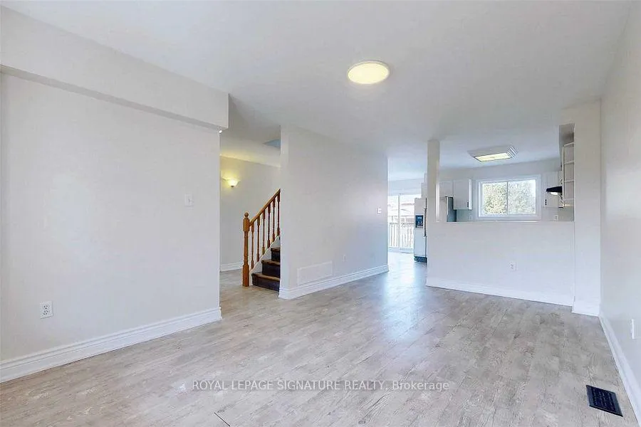 Photo 5 of 9 Sydenham Wells, Barrie, 400 East — HOMEH