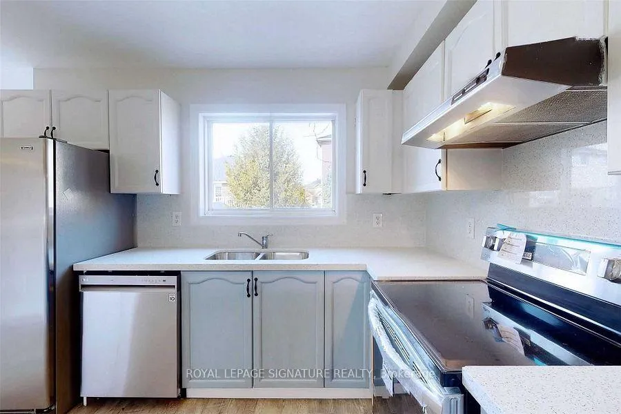 Photo 8 of 9 Sydenham Wells, Barrie, 400 East — HOMEH