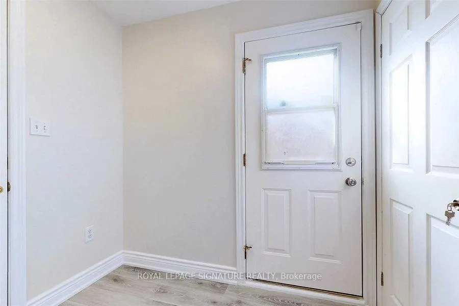 Photo 16 of 9 Sydenham Wells, Barrie, 400 East — HOMEH