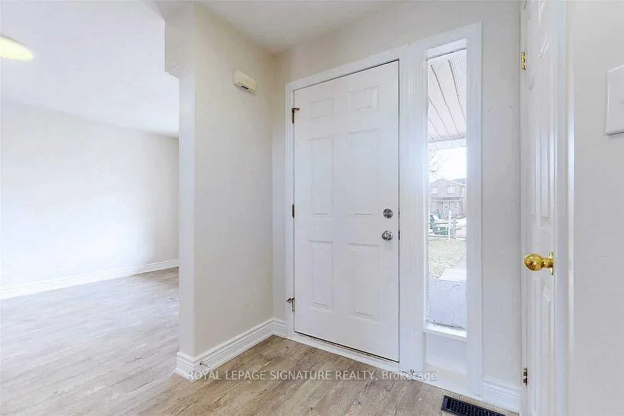 Photo 17 of 9 Sydenham Wells, Barrie, 400 East — HOMEH