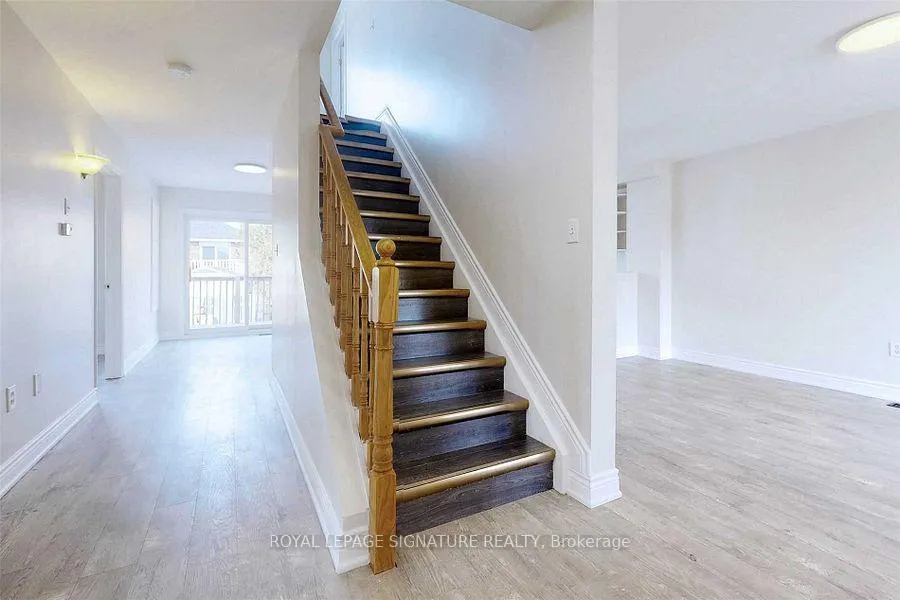 Photo 18 of 9 Sydenham Wells, Barrie, 400 East — HOMEH