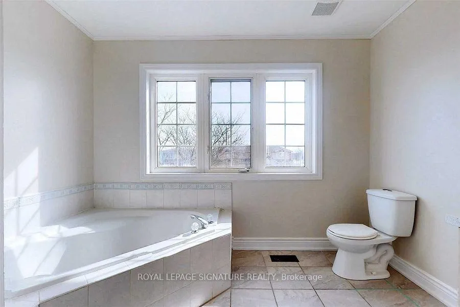 Photo 28 of 9 Sydenham Wells, Barrie, 400 East — HOMEH