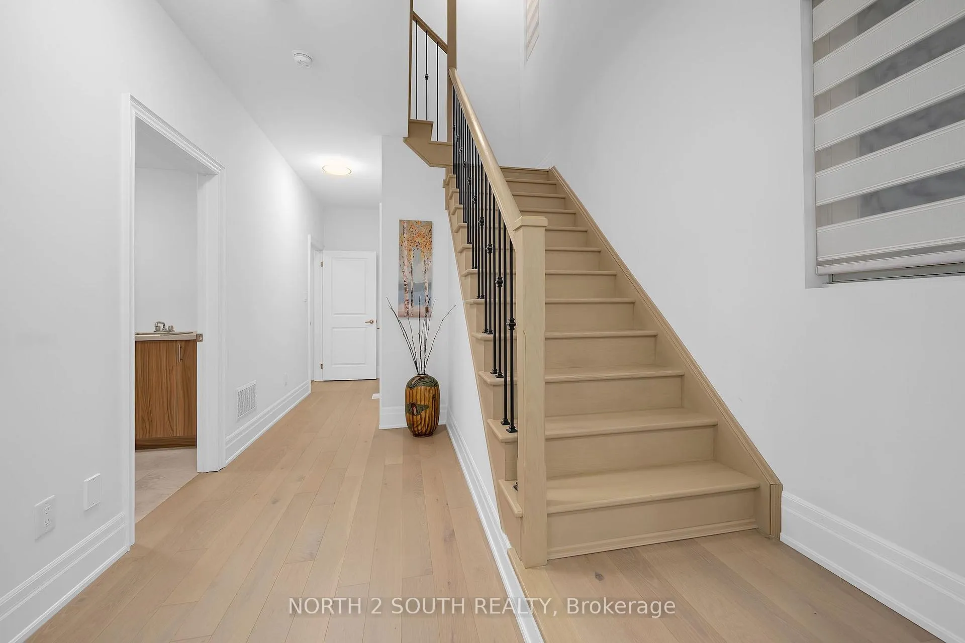 Photo 5 of 25 Aylin Crescent, Vaughan, Patterson — HOMEH