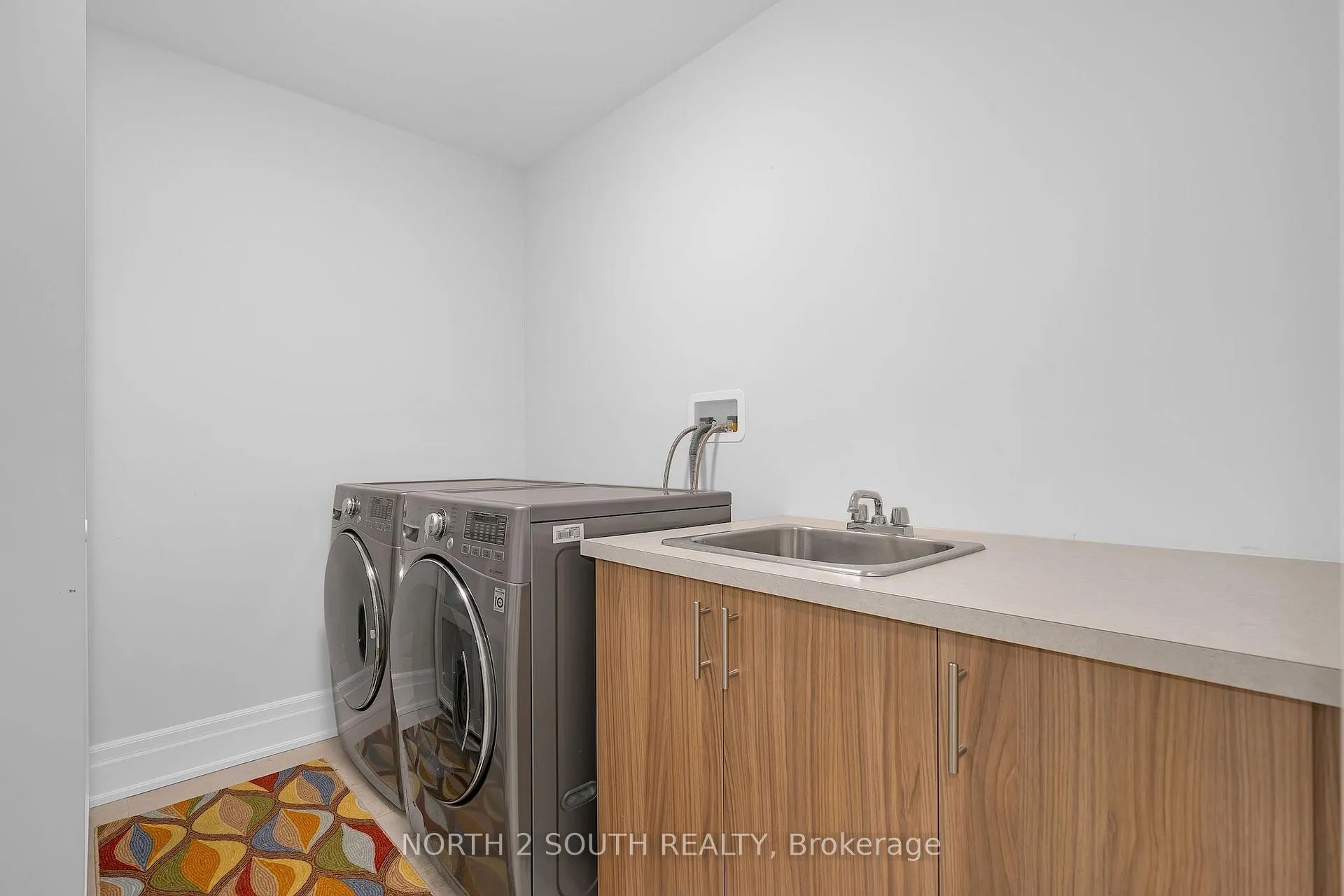 Photo 8 of 25 Aylin Crescent, Vaughan, Patterson — HOMEH