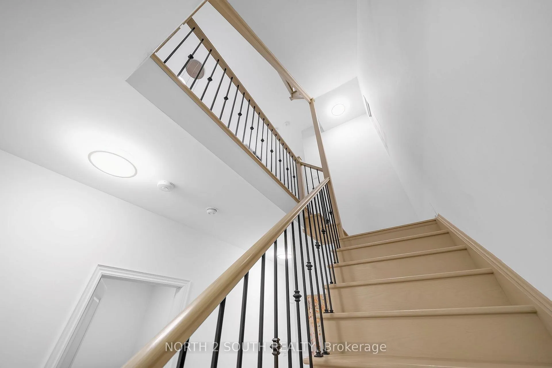 Photo 9 of 25 Aylin Crescent, Vaughan, Patterson — HOMEH