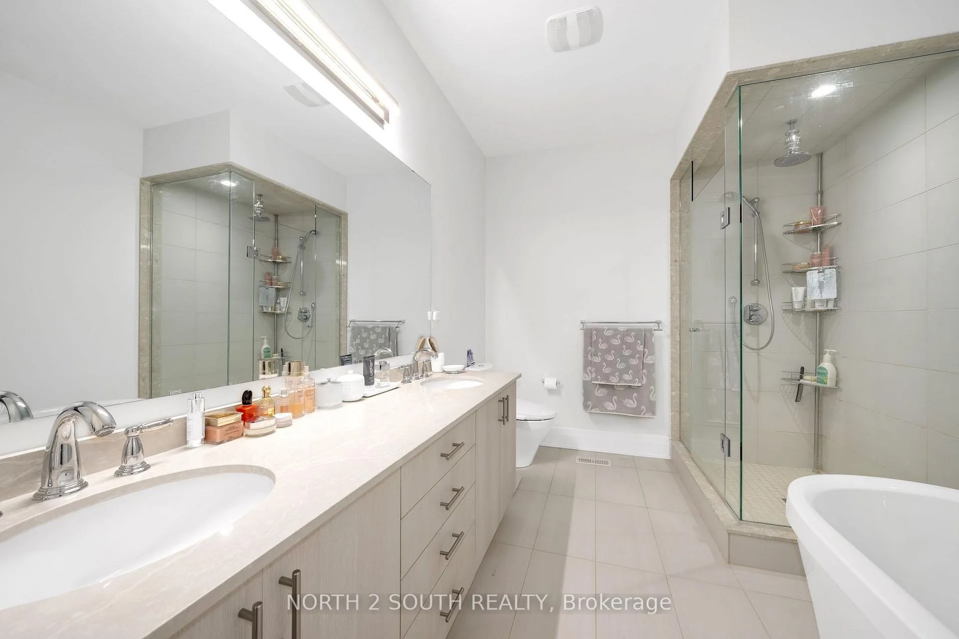 Photo 32 of 25 Aylin Crescent, Vaughan, Patterson — HOMEH