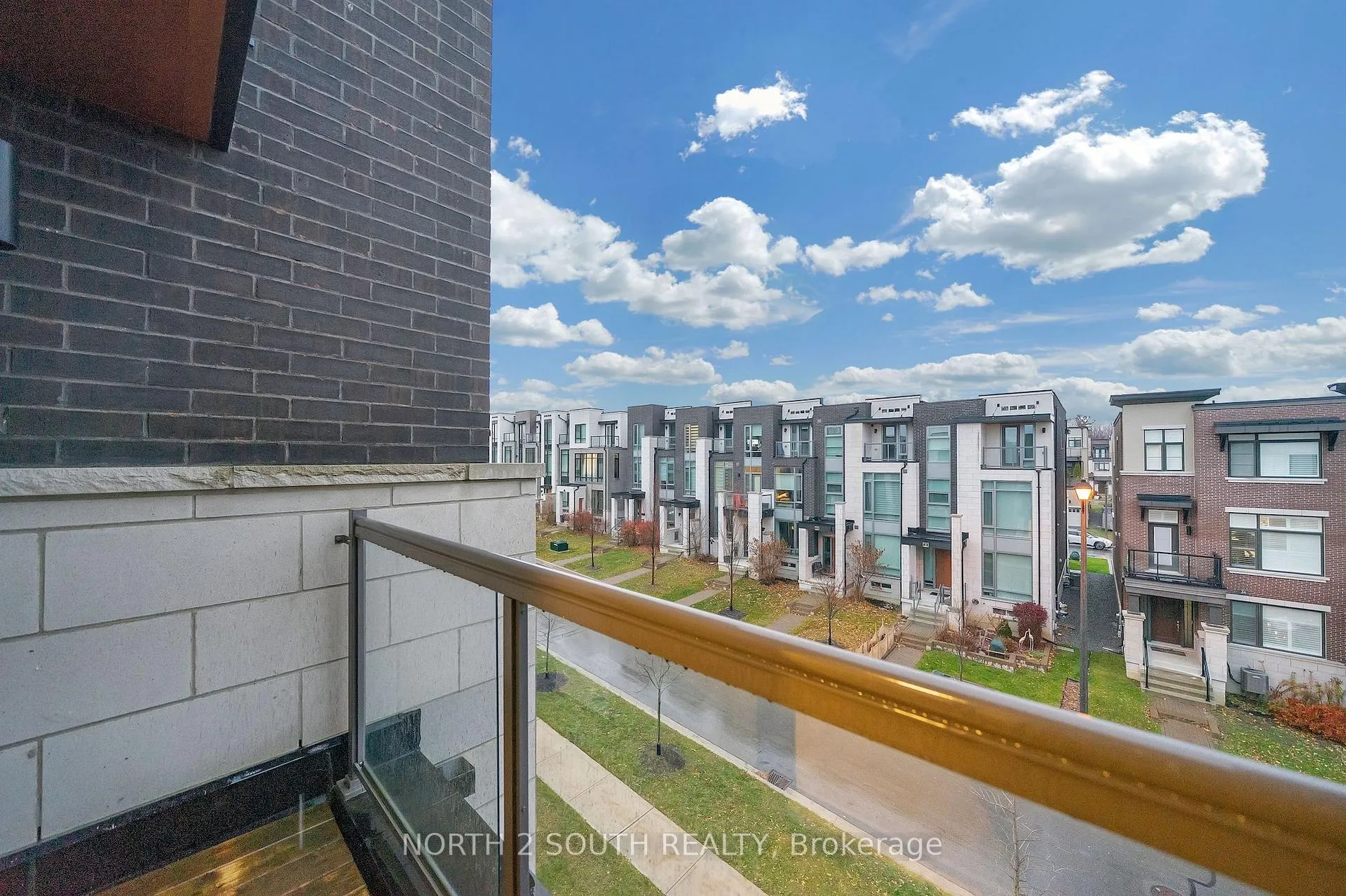Photo 37 of 25 Aylin Crescent, Vaughan, Patterson — HOMEH