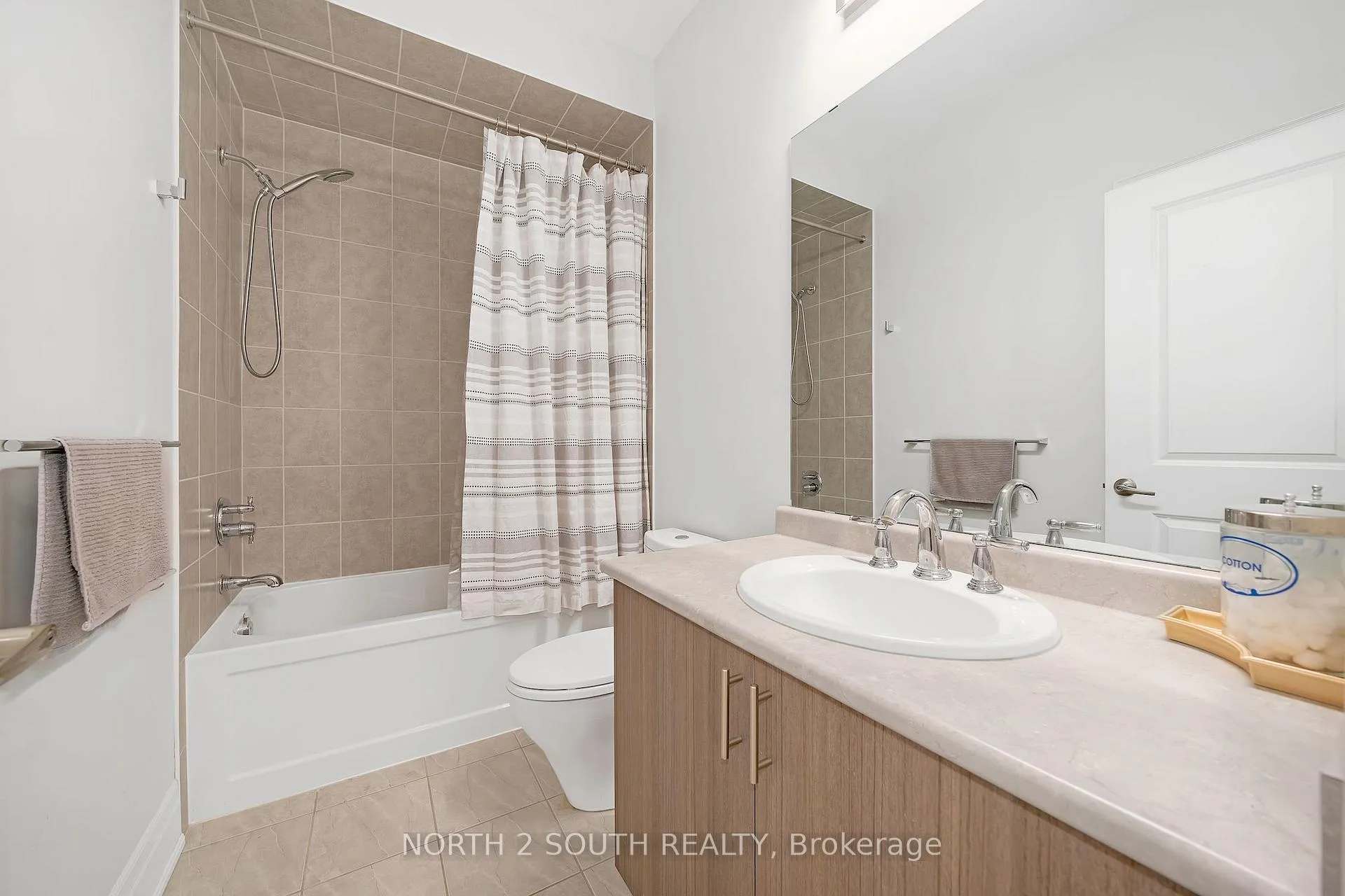 Photo 38 of 25 Aylin Crescent, Vaughan, Patterson — HOMEH