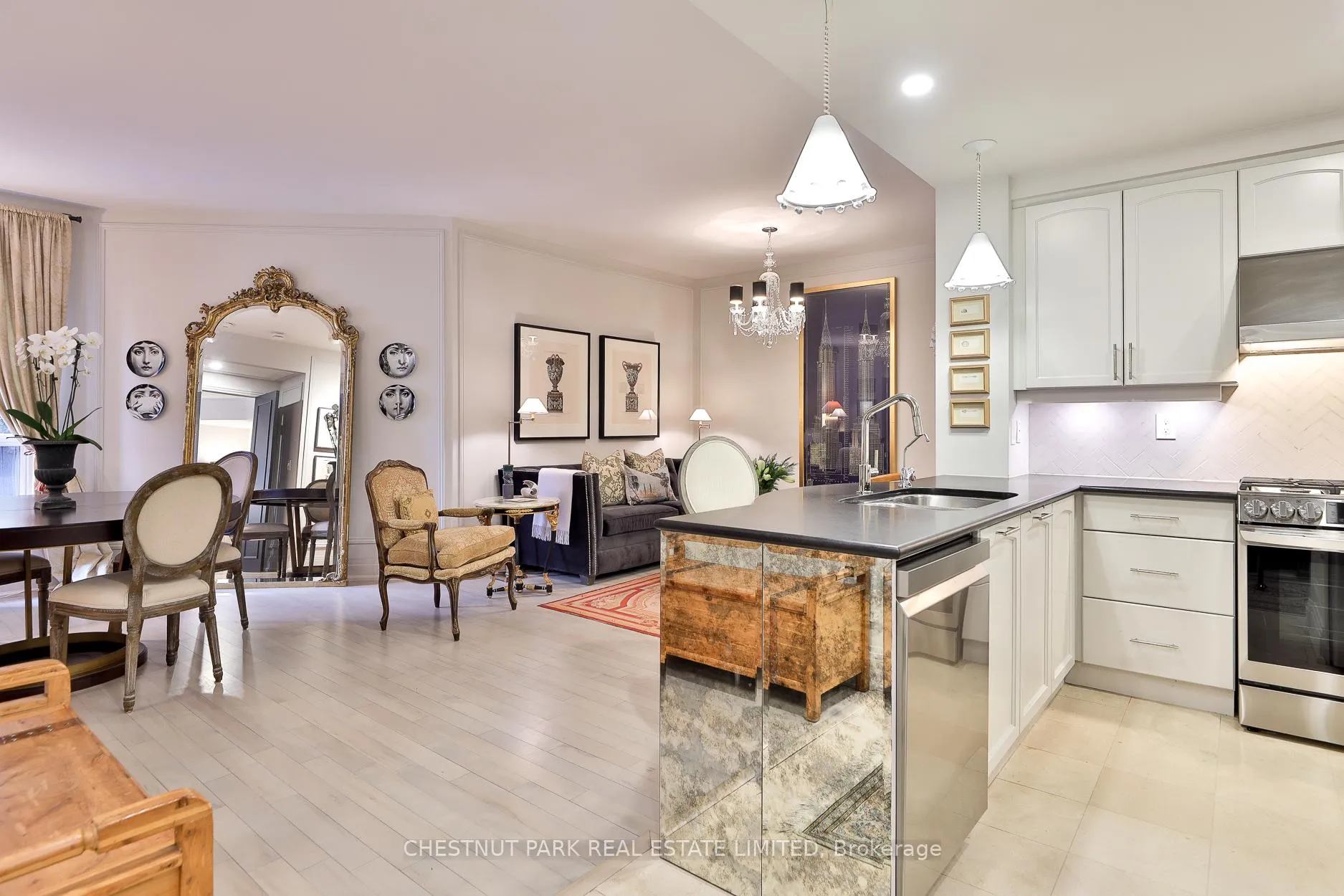 Photo 3 of Unit 508, 99 Avenue Road, Toronto, The Annex — HOMEH