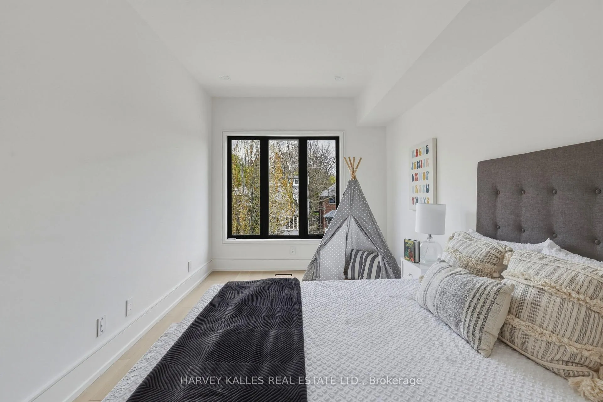 Photo 38 of 261 St Germain Avenue, Toronto, Lawrence Park North — HOMEH