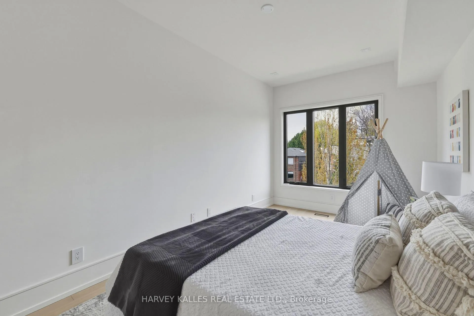 Photo 39 of 261 St Germain Avenue, Toronto, Lawrence Park North — HOMEH