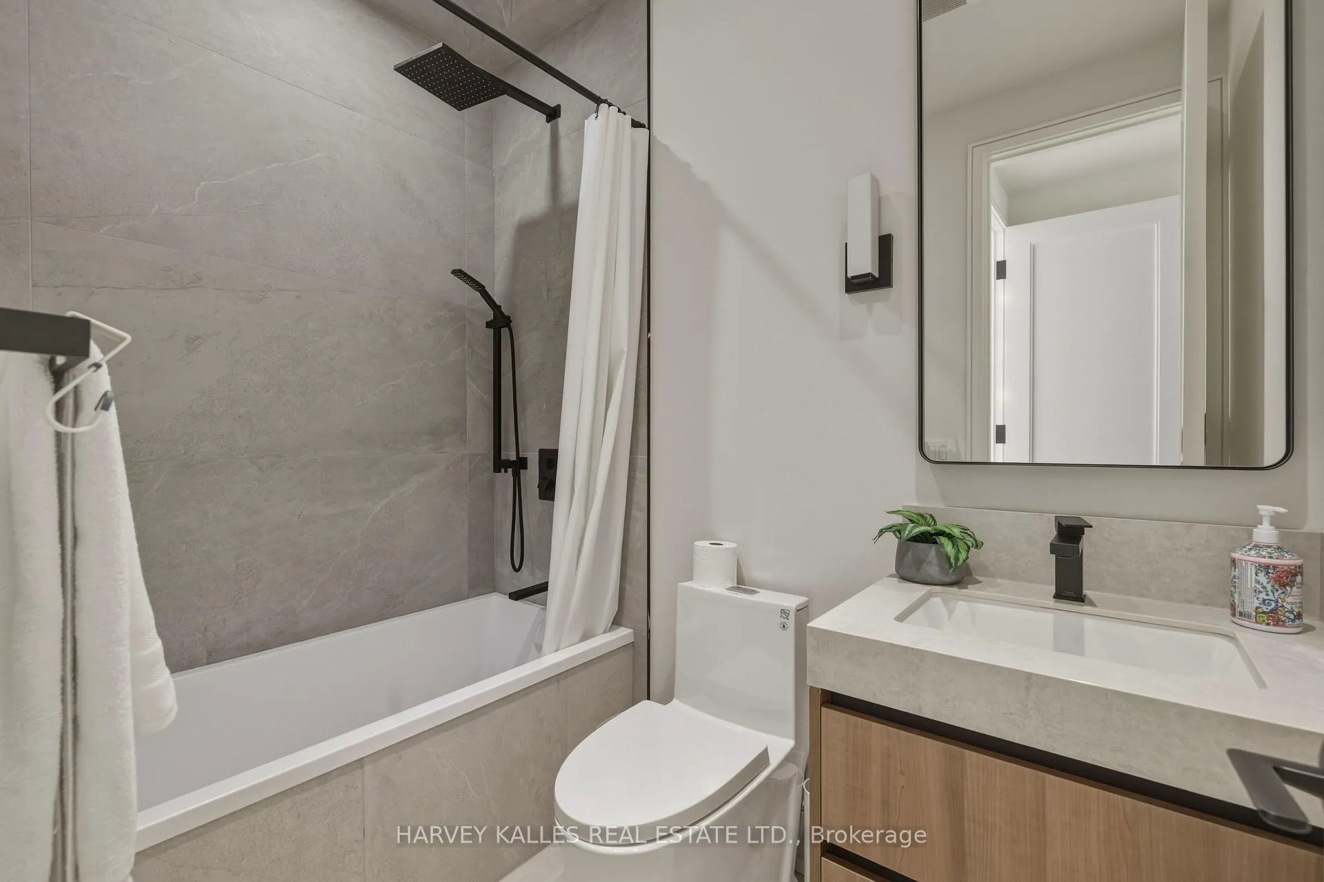 Photo 44 of 261 St Germain Avenue, Toronto, Lawrence Park North — HOMEH