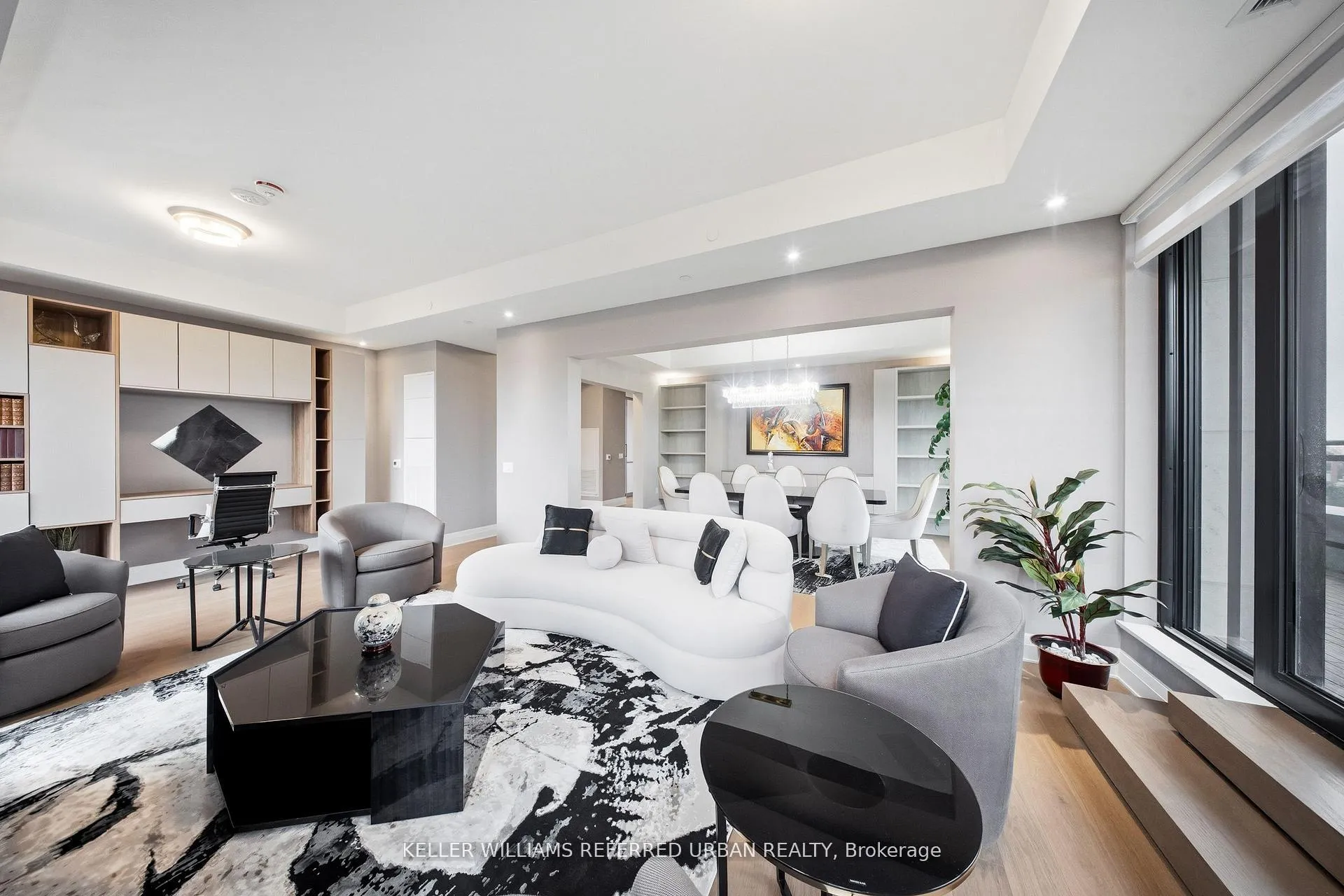 Photo 3 of Unit 607, 2 Forest Hill Road, Toronto, Casa Loma — HOMEH