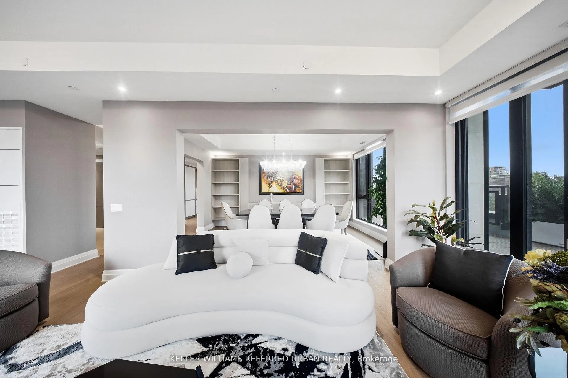 Photo 4 of Unit 607, 2 Forest Hill Road, Toronto, Casa Loma — HOMEH