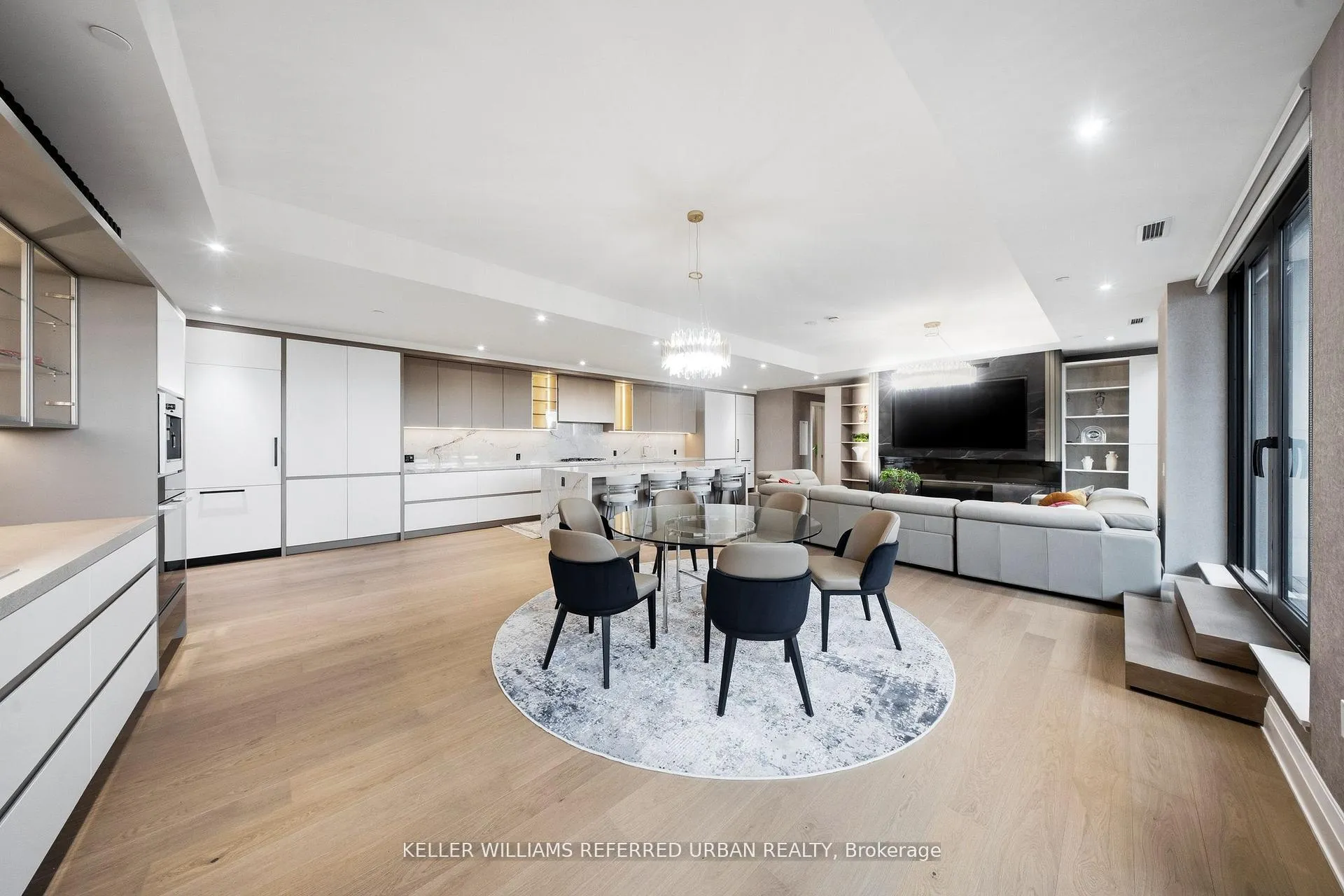 Photo 7 of Unit 607, 2 Forest Hill Road, Toronto, Casa Loma — HOMEH